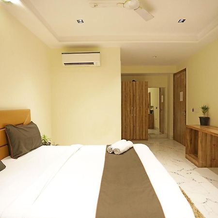Hotel Goodluck Suites Near Delhi Airport Нью-Дели Экстерьер фото