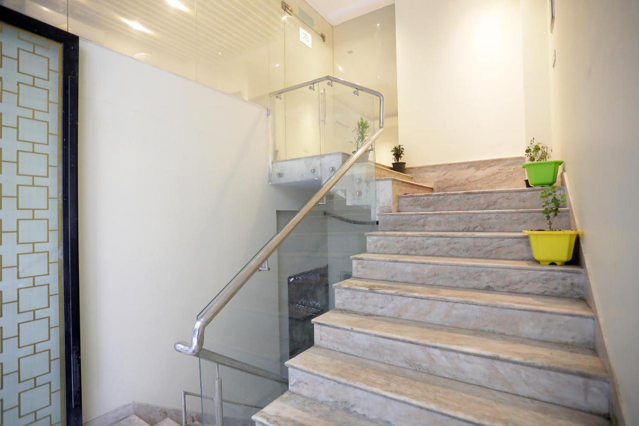 Hotel Goodluck Suites Near Delhi Airport Нью-Дели Экстерьер фото