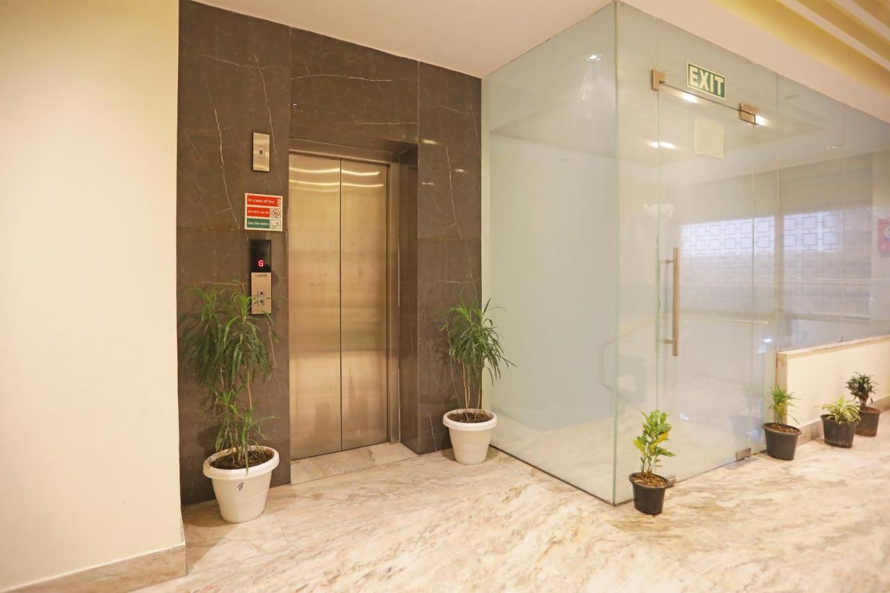 Hotel Goodluck Suites Near Delhi Airport Нью-Дели Экстерьер фото
